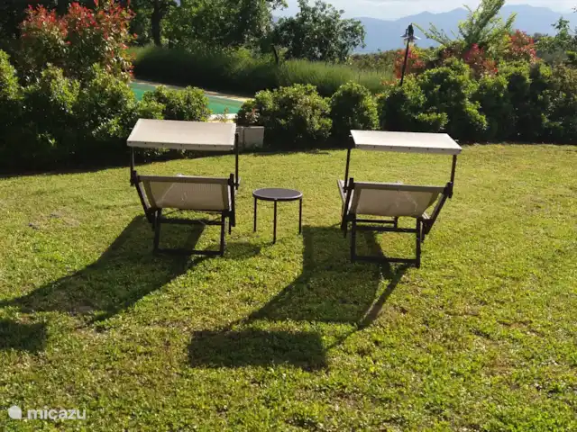apartamento en Italia, Marche, Cagli Pesaro-Urbino – AGROTURISMO VELLANETA - AURORA Relájate en el jardín