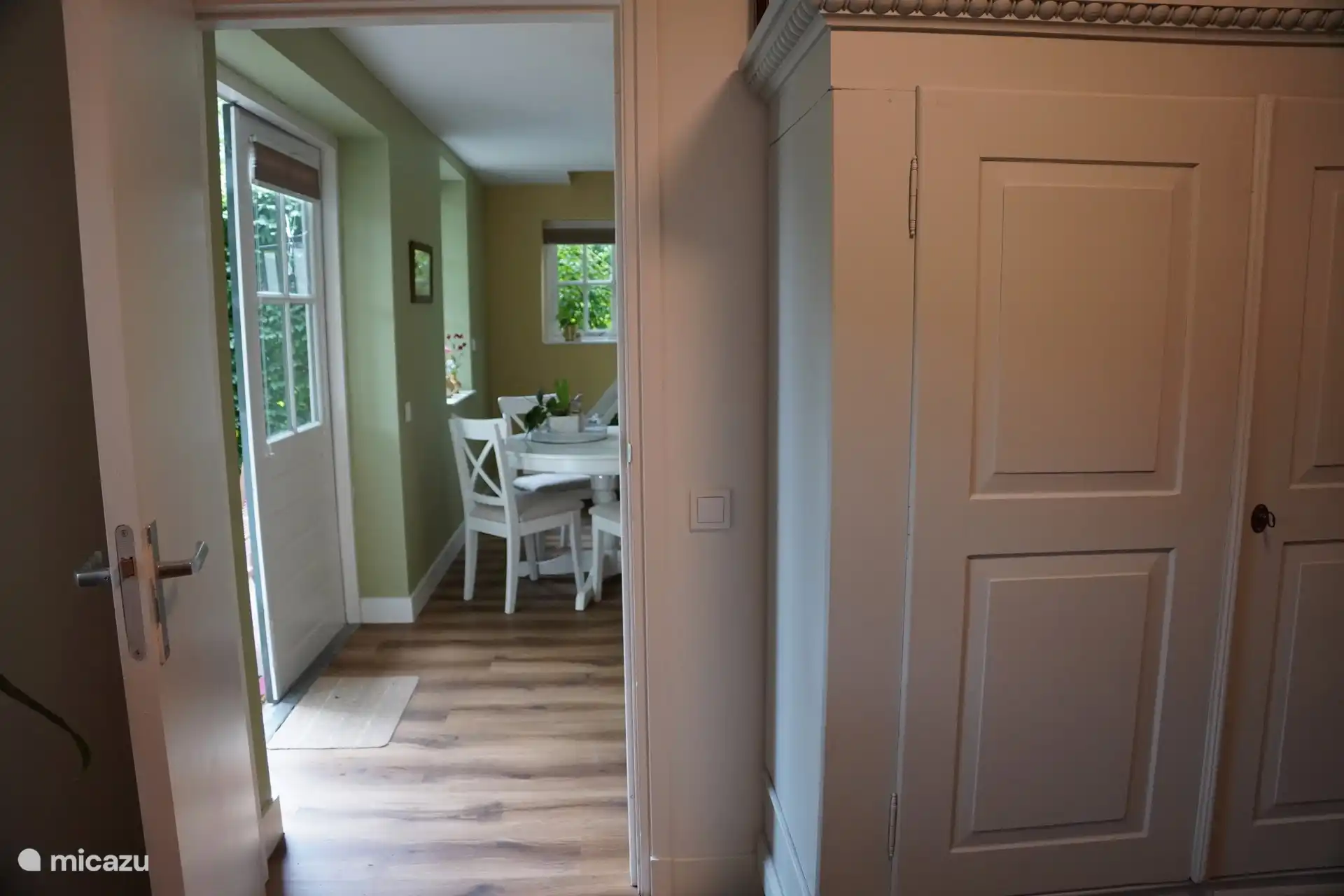 Blik vanuit de keuken