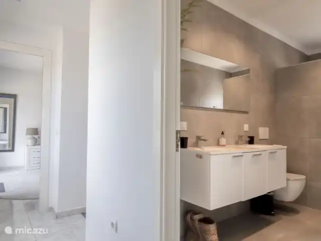 Casa La Paz | Espagne, Costa Blanca, Moraira - villa Baignoire, douche, lavabo et toilettes, tout y est !