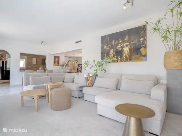Casa La Paz | Espagne, Costa Blanca, Moraira - villa Salon spacieux avec télévision néerlandaise.