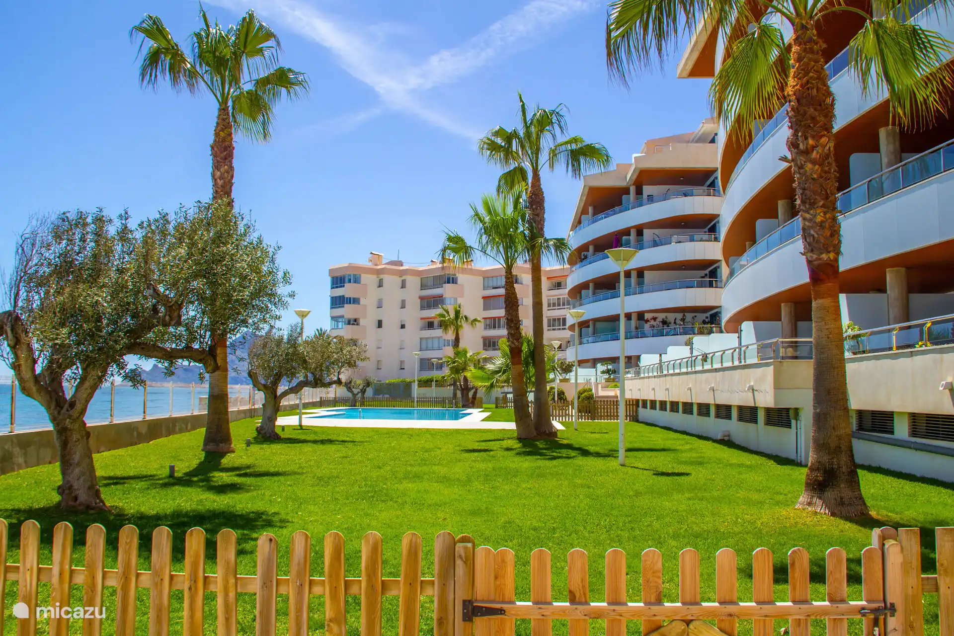 Aber das Beste ist natürlich, draußen zu sein. Altea ist auch ein sehr attraktives Dorf.