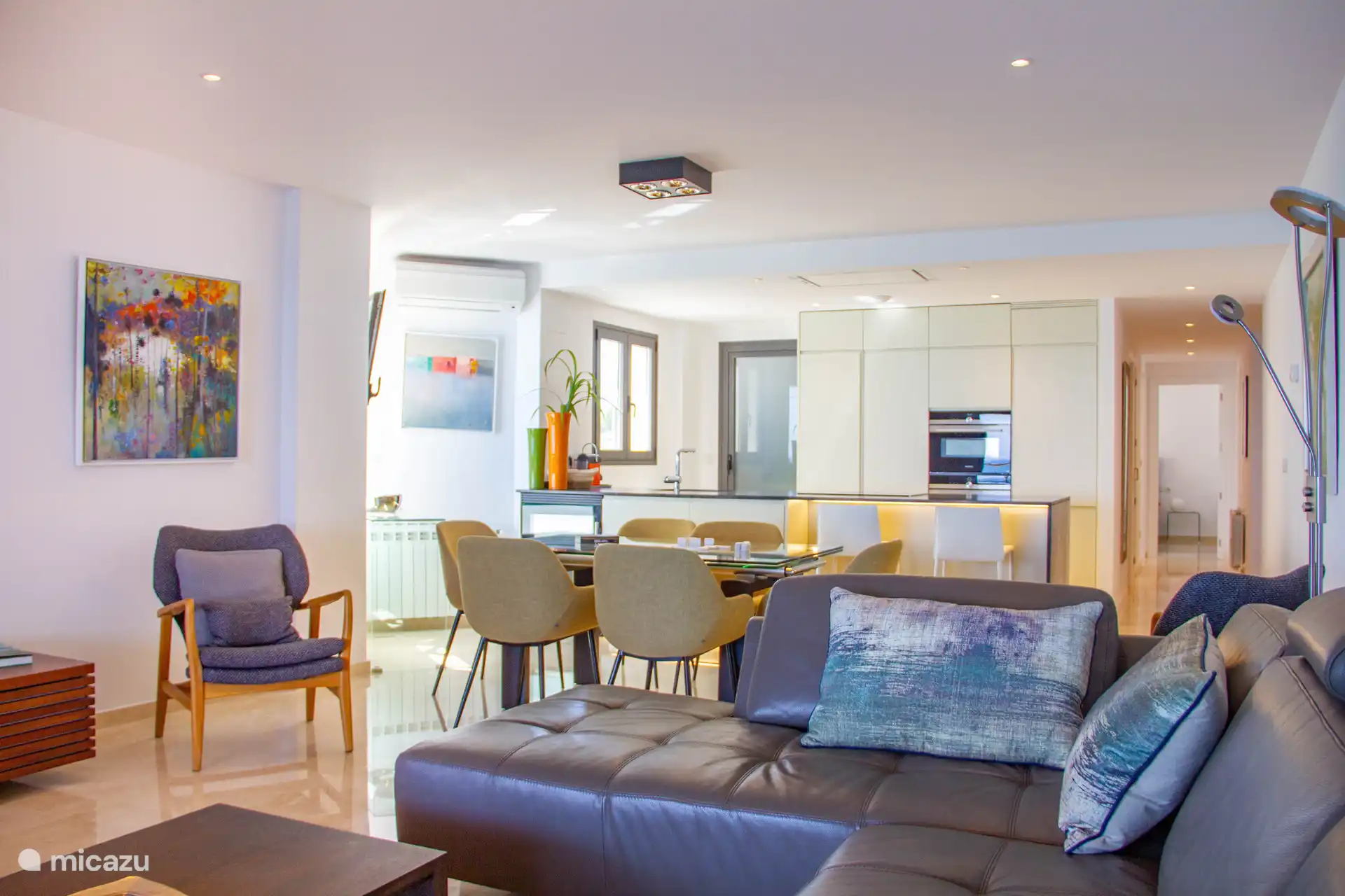 Die Wohnung ist übersichtlich geschnitten und auch perfekt für eine längerfristige Vermietung bis zu 8 Wochen