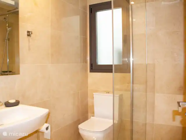 Appartement Bahia Blanca | Espagne, Costa Blanca, Altea - appartement Salle de bain 2 avec douche, lavabo et WC