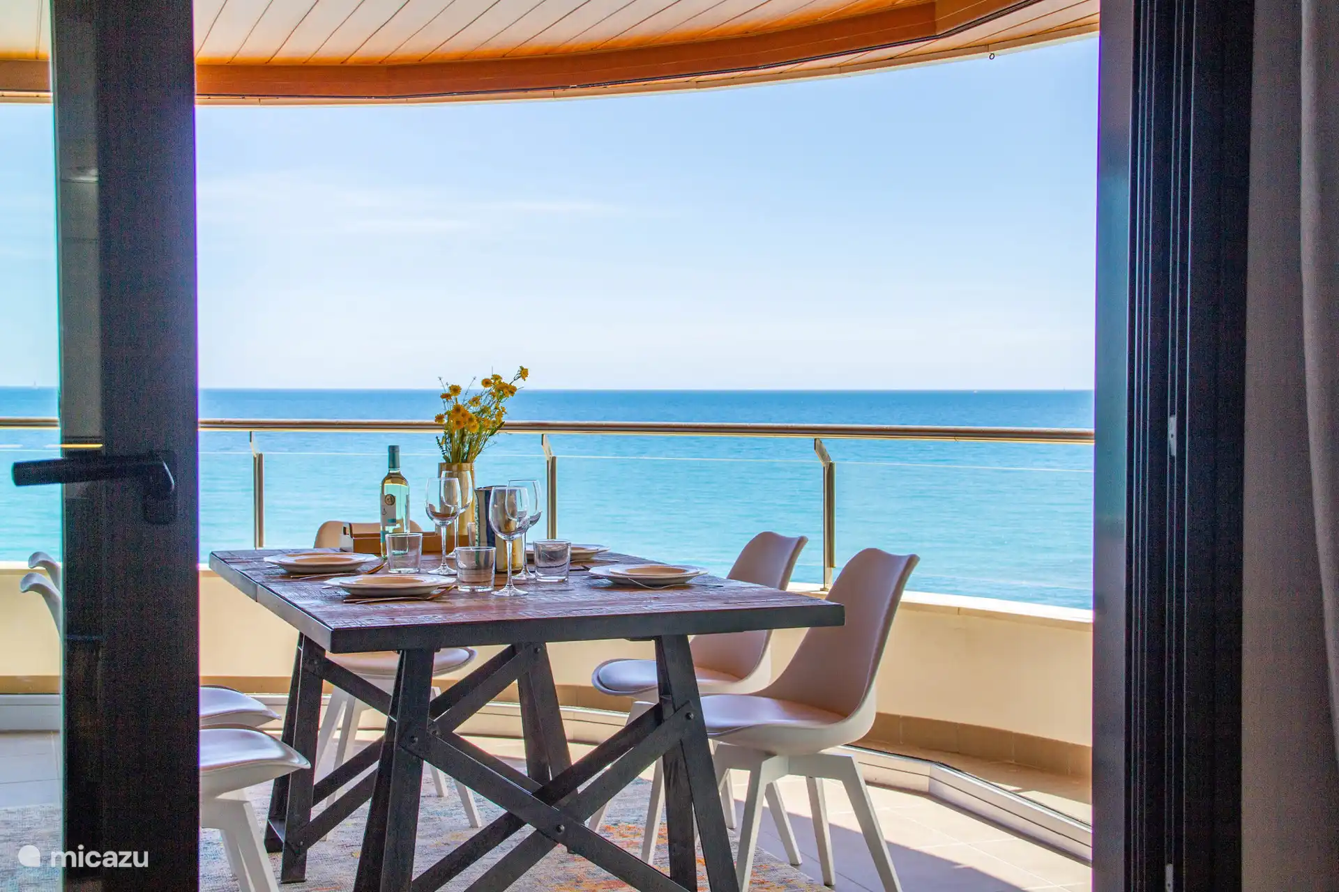 Platz für die ganze Gruppe. Dies ist wahrscheinlich der Ort, an dem Sie während Ihres Urlaubs die meiste Zeit verbringen werden!