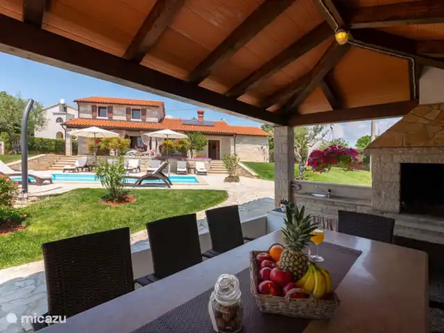 Villa Babici en Croacia, Istria, Kastelir-Labinci - villa Vista de la villa