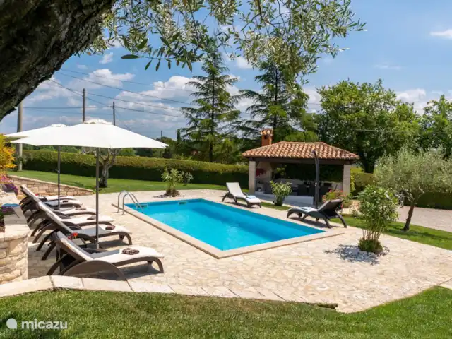 Villa Babici en Croacia, Istria, Kastelir-Labinci - villa piscina