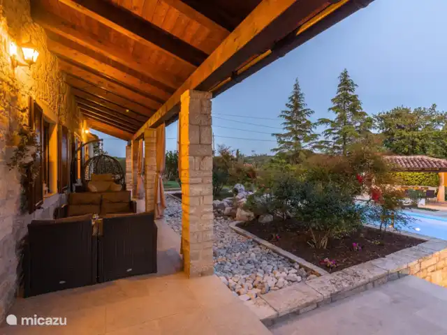 Villa Babici en Croacia, Istria, Kastelir-Labinci - villa veranda