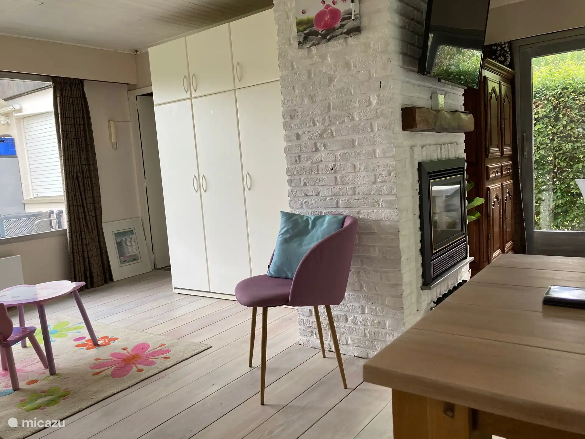 kastbed met bed 1,50 x 1,95m en kinderhoek