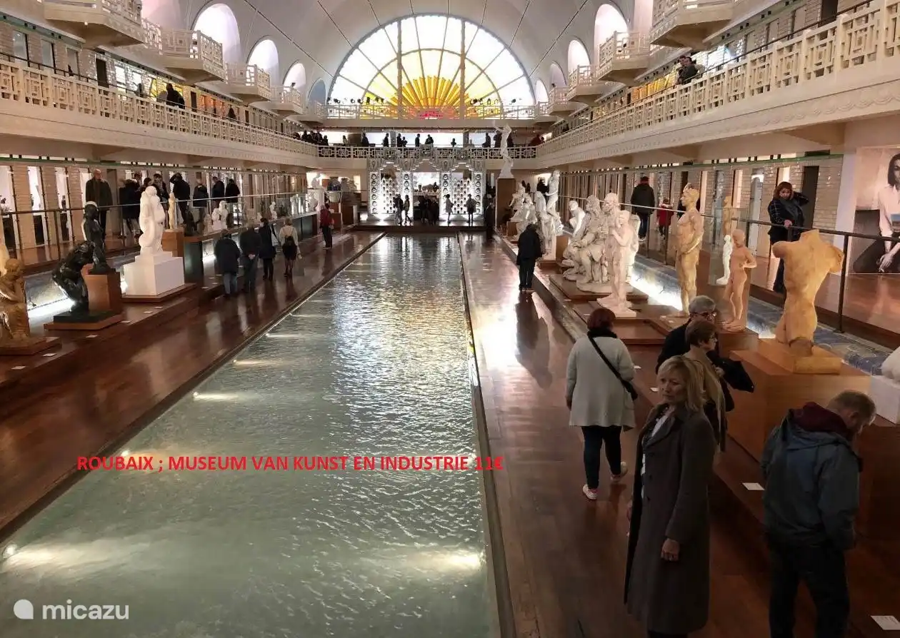 Zwembadmuseum in Art Deco stijl te Roubaix met 400m2 collecties schilderijen, sculpturen, keramiek, textiel en mode in mooiste zwembad van Frankrijk. 39km - 40 min rijden. Uitstap bij minder weer!