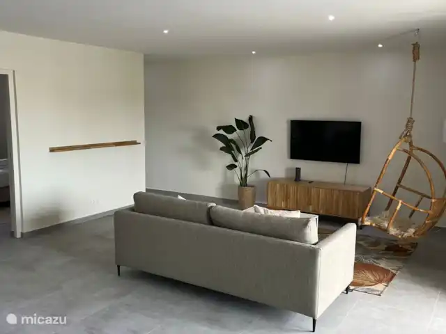 Appartement Serena à Mambo Beach  | Curaçao, Curaçao-Centre, Willemstad - villa Téléviseur intelligent du salon