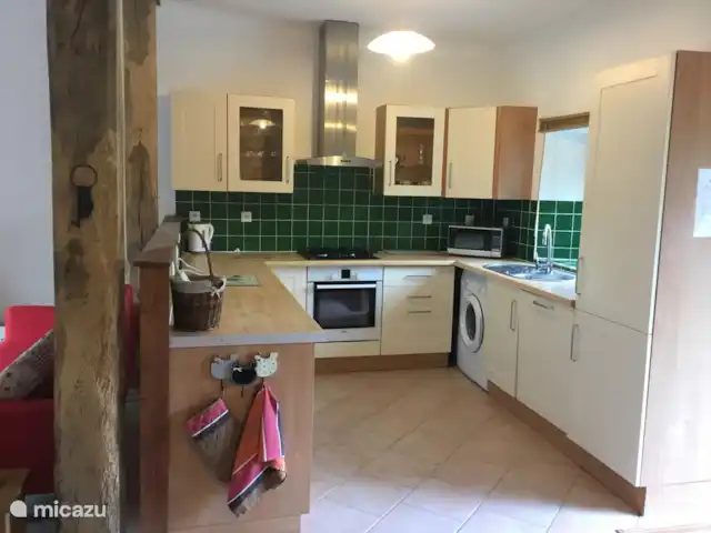 Gable End Cottage avec piscine chauffée | France, Bretagne, Canihuel - gîte / cottage Cuisine de ferme entièrement équipée