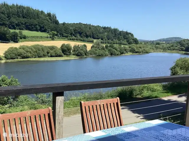 Gable End Cottage avec piscine chauffée | France, Bretagne, Canihuel - gîte / cottage Lac de pêche, vue depuis le balcon