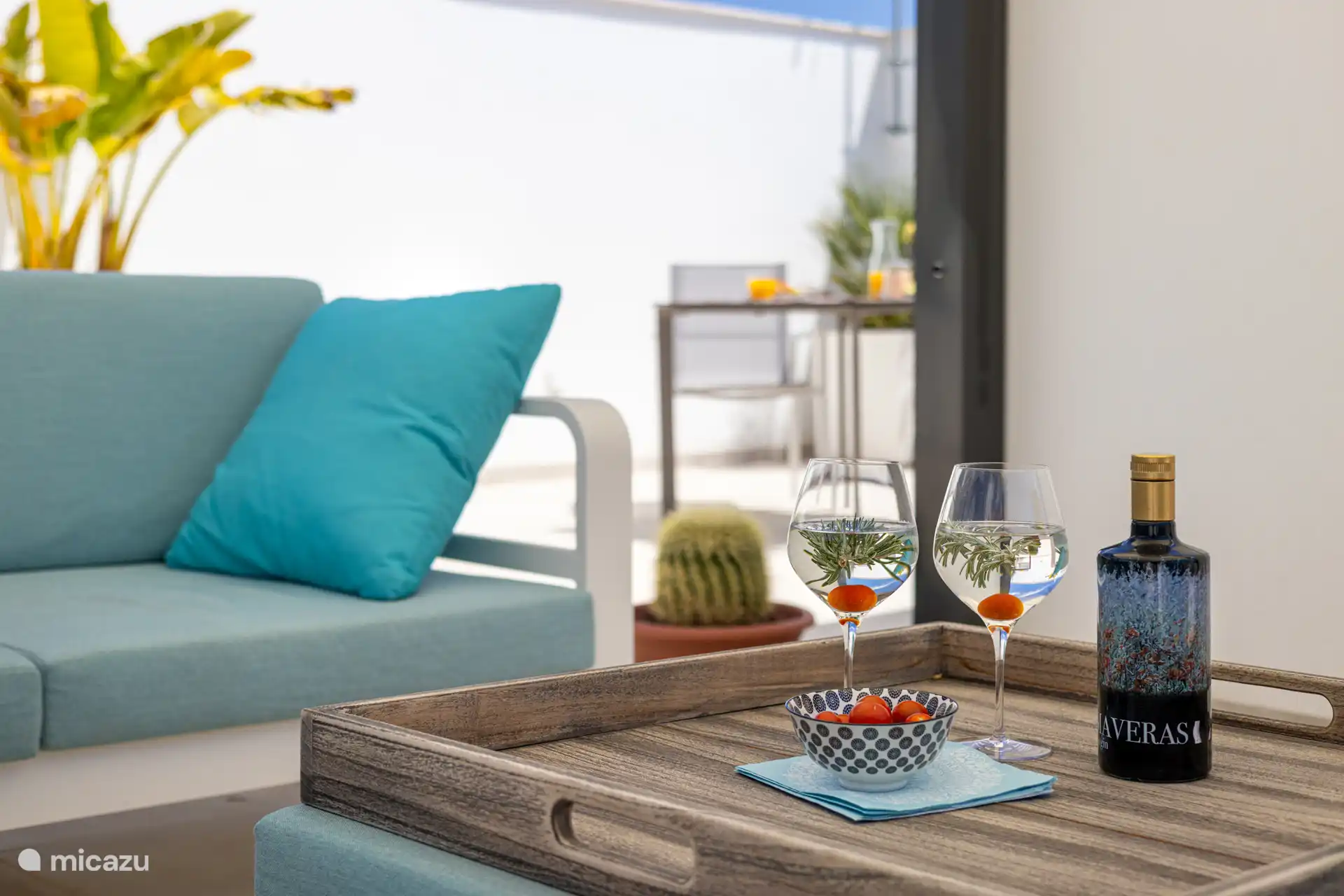 solarium seating area