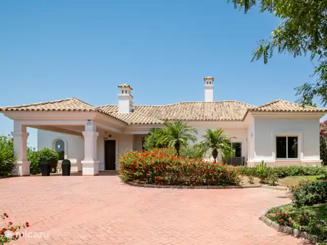 Acros Golf Villa huren in Spanje, Andalusië, Arcos De La Frontera - villa oprit en de voorkant van ons huis