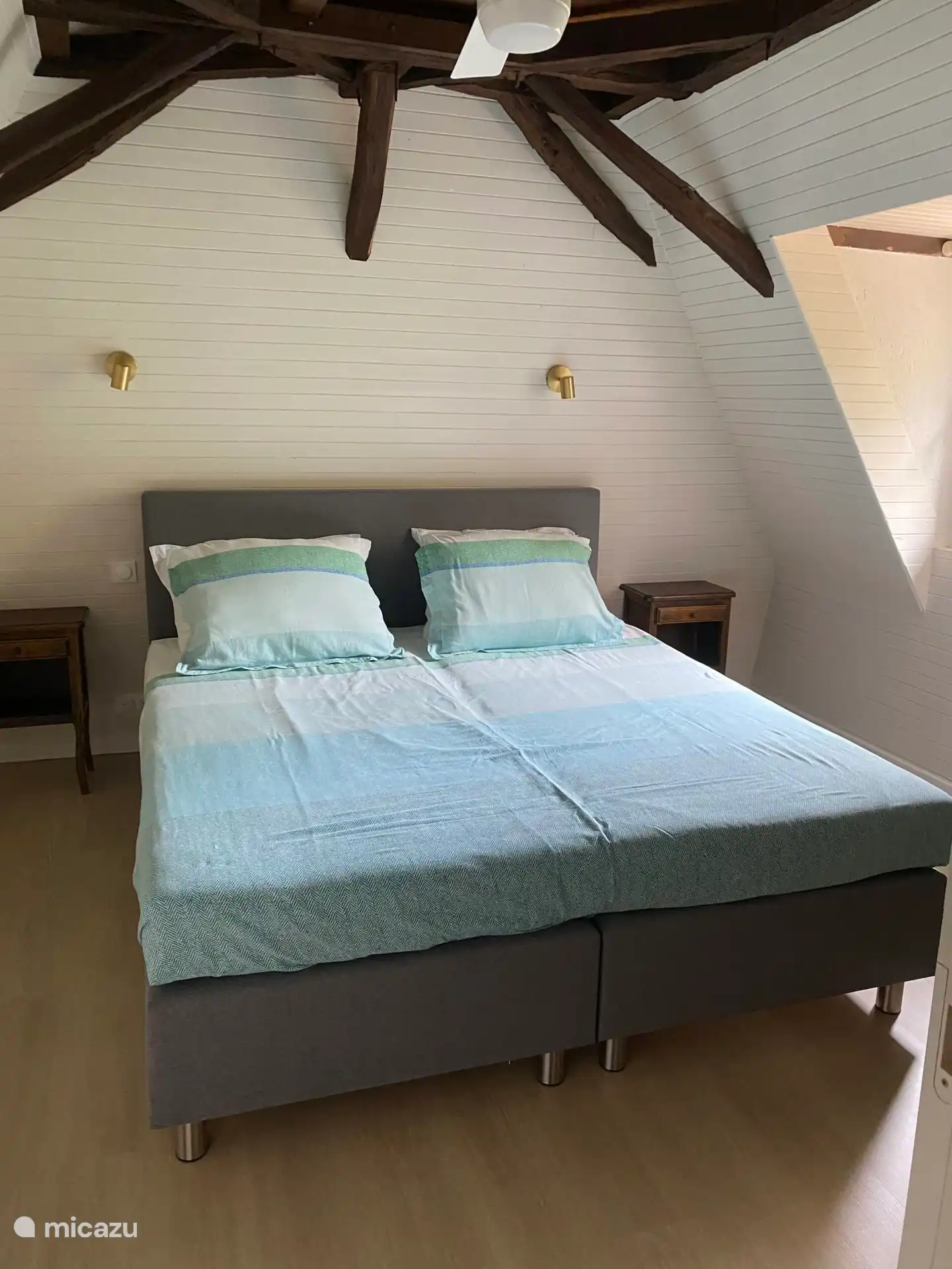 Schlafzimmer mit Boxspringbett, 2 x 90 x 200 cm