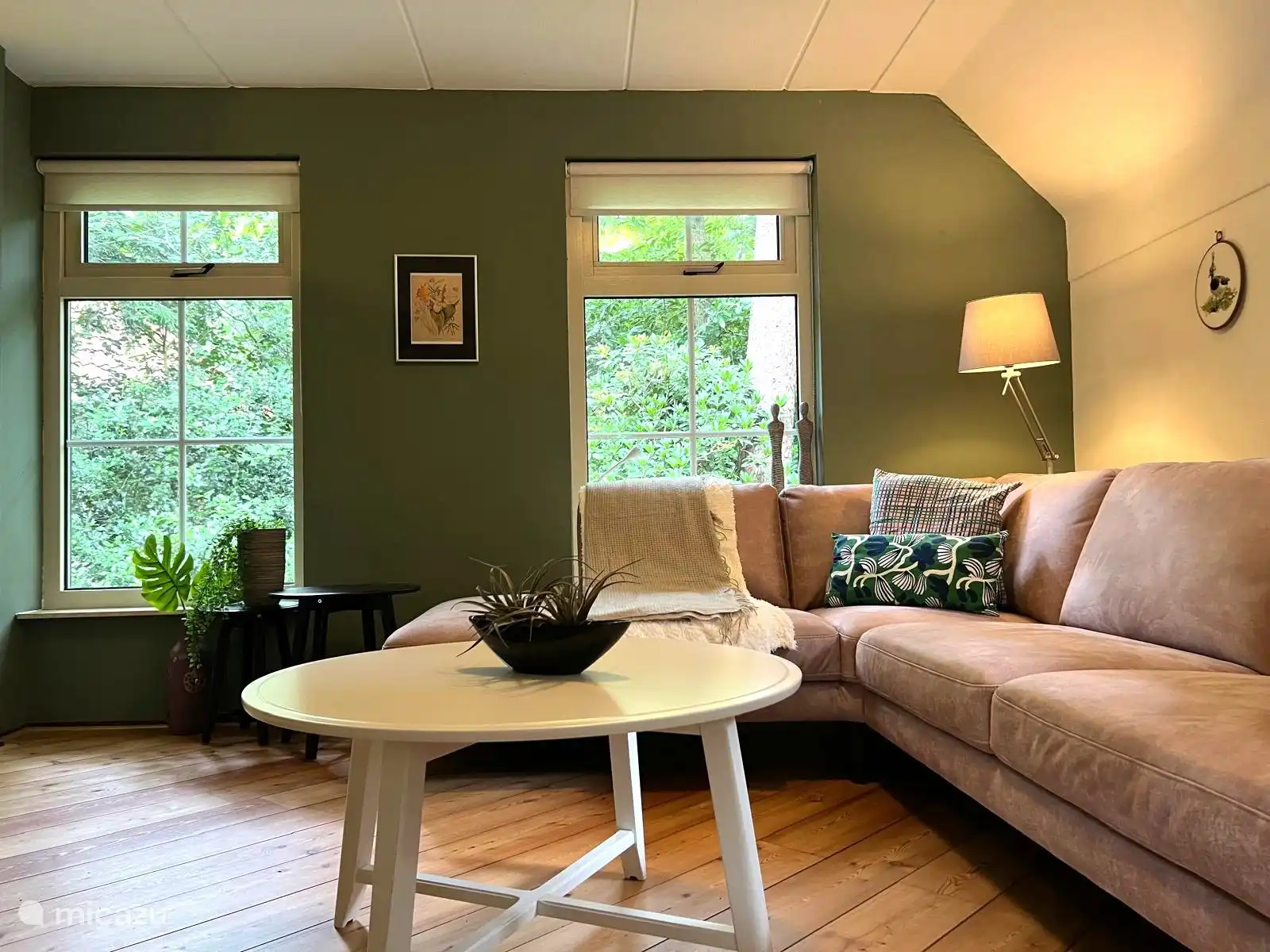 großzügige Sitzecke