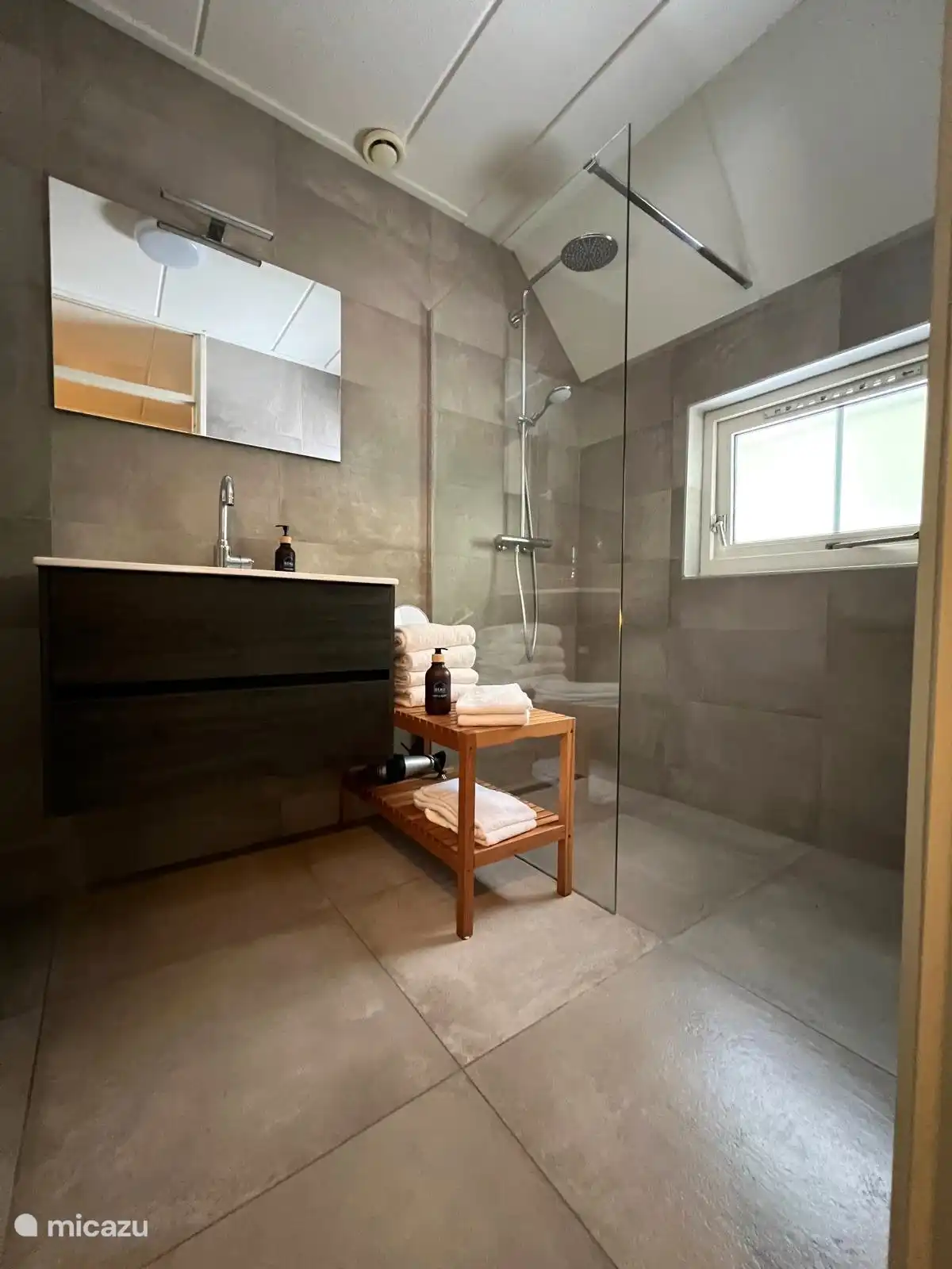 modernes Bad, Handtücher