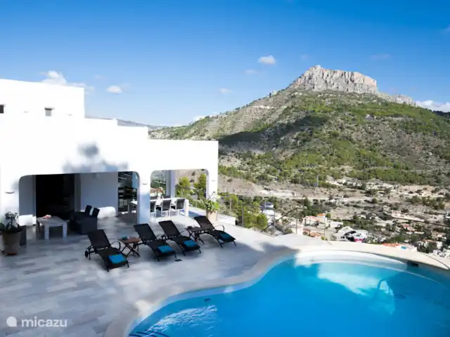 Villa Noreña | Espagne, Costa Blanca, Calpe - villa Dans la piscine et sur le terrain, un éclairage subtil apporte du romantisme.
