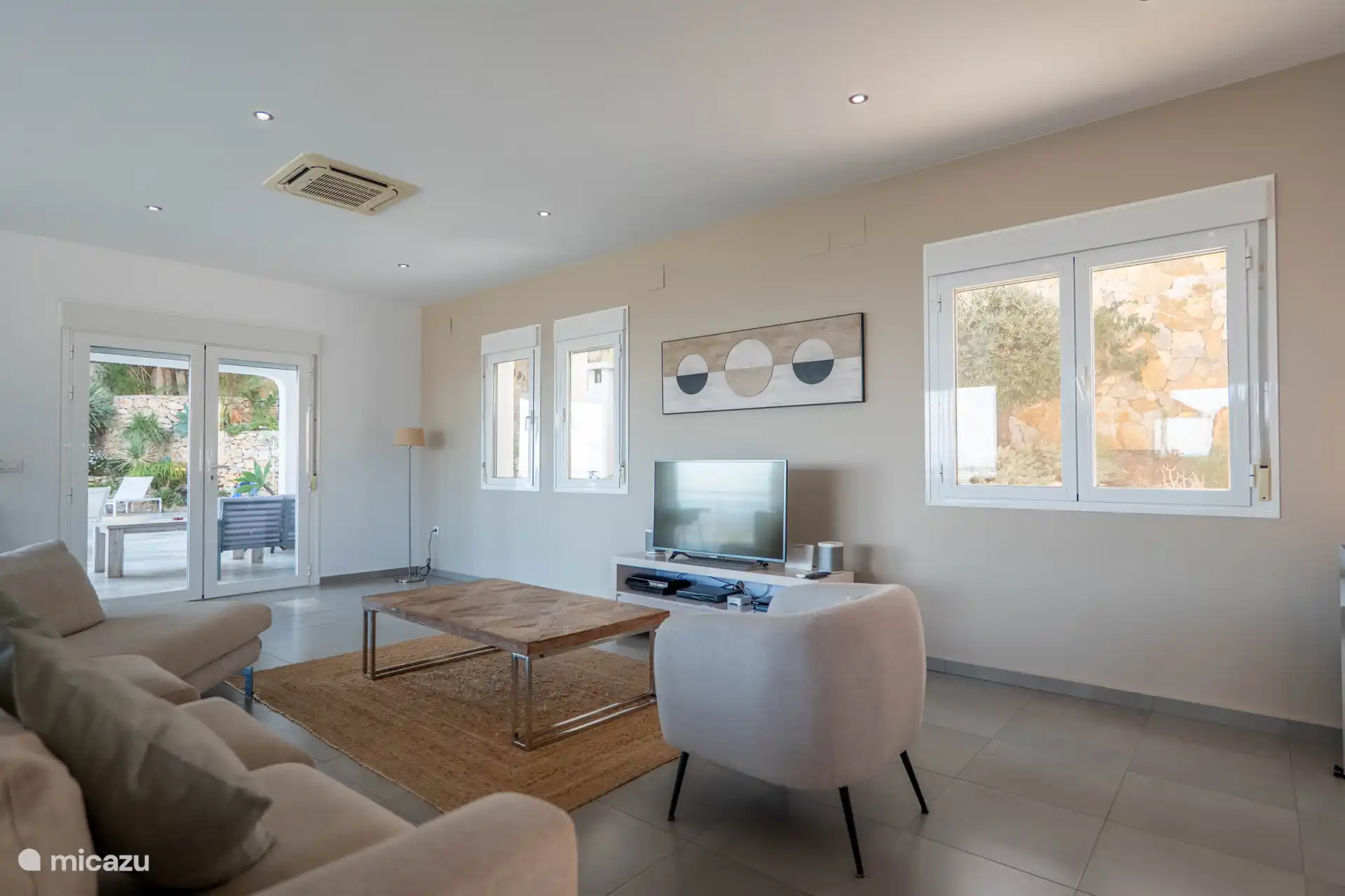 Equipped with a corner sofa, satellite television (Dutch channels) with DVD player.