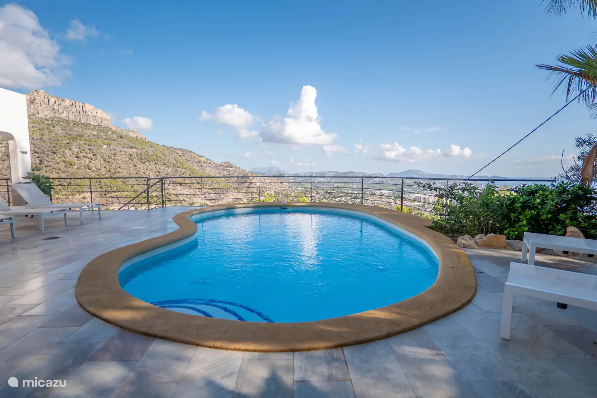 From the pool you have a beautiful view.