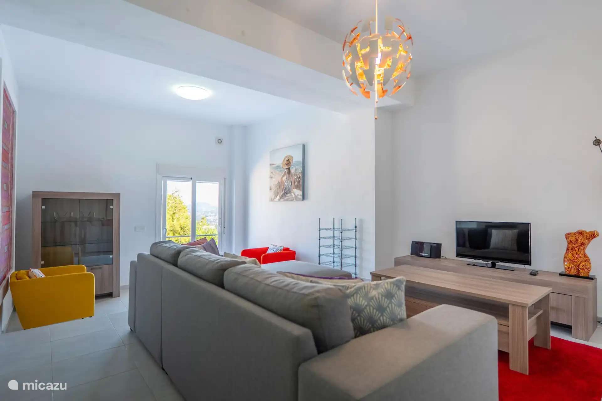 In addition, on the ground floor you will find a second living room and second kitchen.