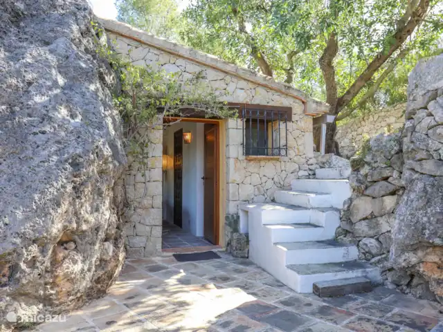 Finca Romantica huren in Spanje, Costa Blanca, Dénia - finca Naast het huis ligt de aparte ‘rotsstudio’ met eigen ingang.