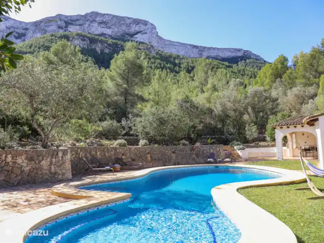 Finca Romantica huren in Spanje, Costa Blanca, Dénia - finca Overal in en rond het huis geniet je van groen en rust.