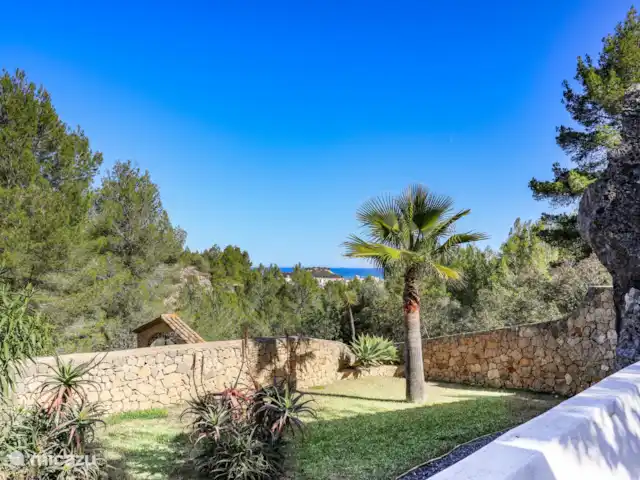 Finca Romantica huren in Spanje, Costa Blanca, Dénia - finca Kinderen kunnen heerlijk spelen in de ruime tuin.