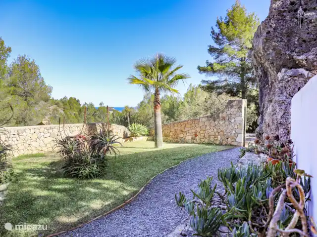 Finca Romantica huren in Spanje, Costa Blanca, Dénia - finca Het huis ligt vrij, maar winkels en horeca zijn dichtbij.