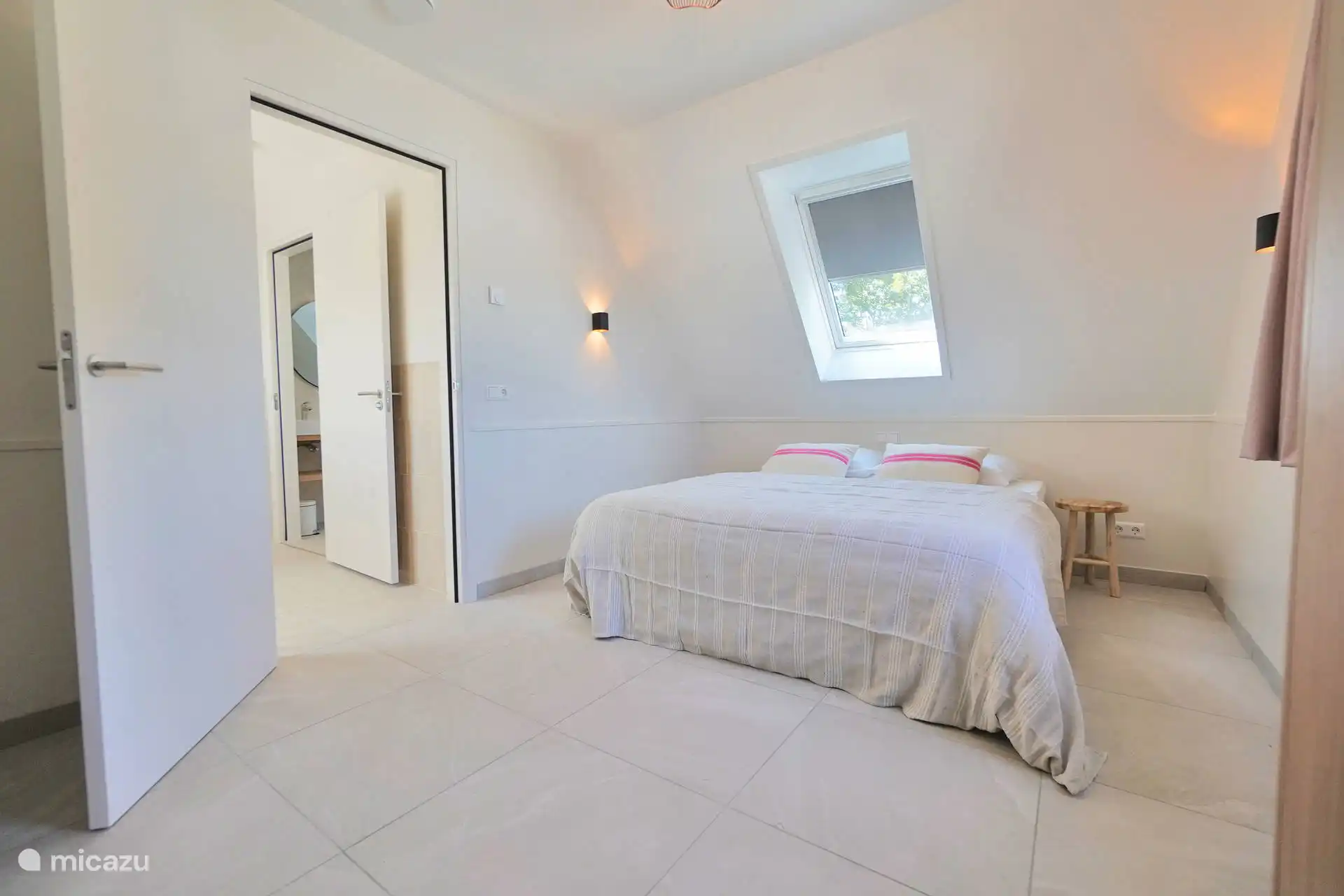 Schlafzimmer im ersten Stock. 