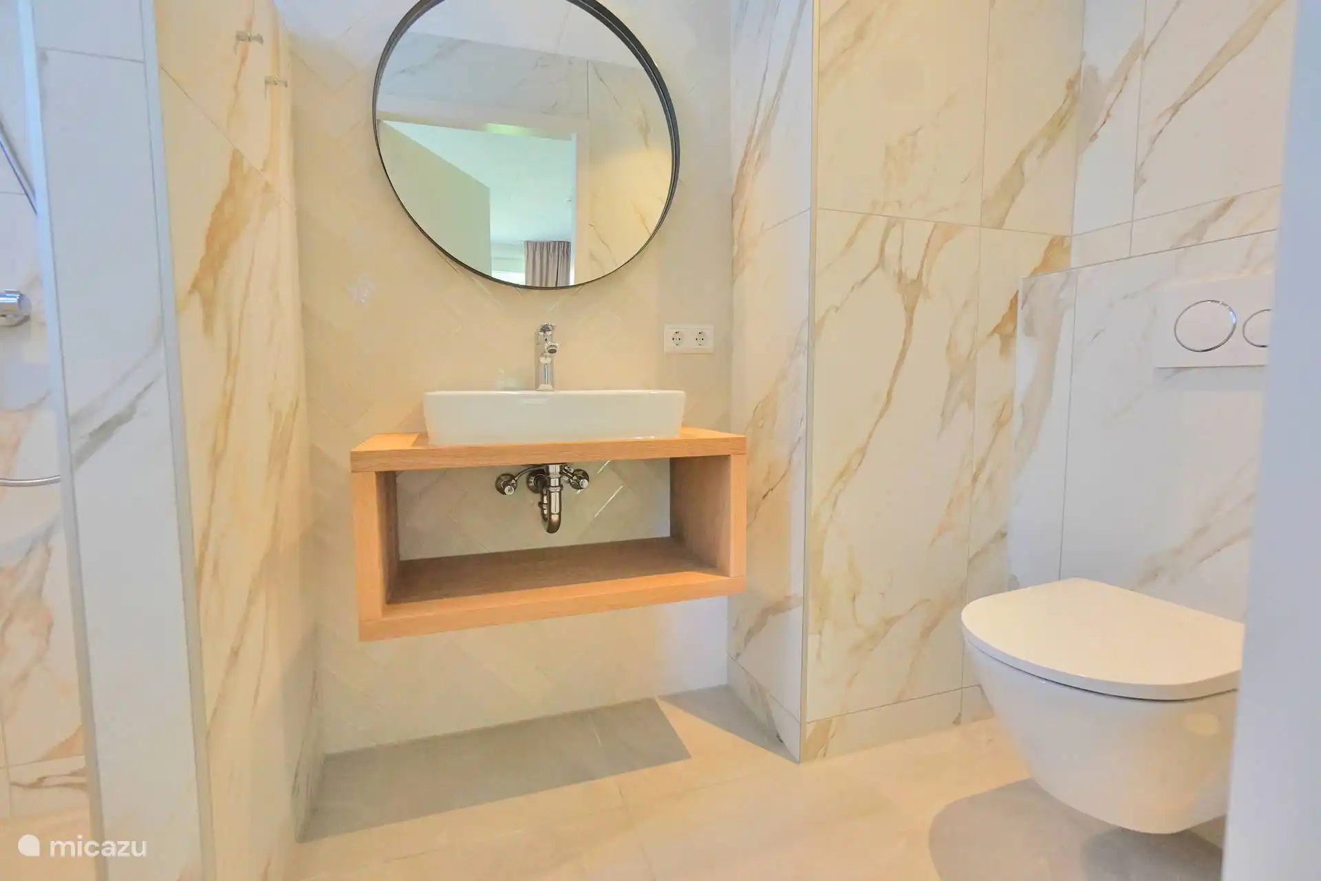 Badezimmer im Erdgeschoss