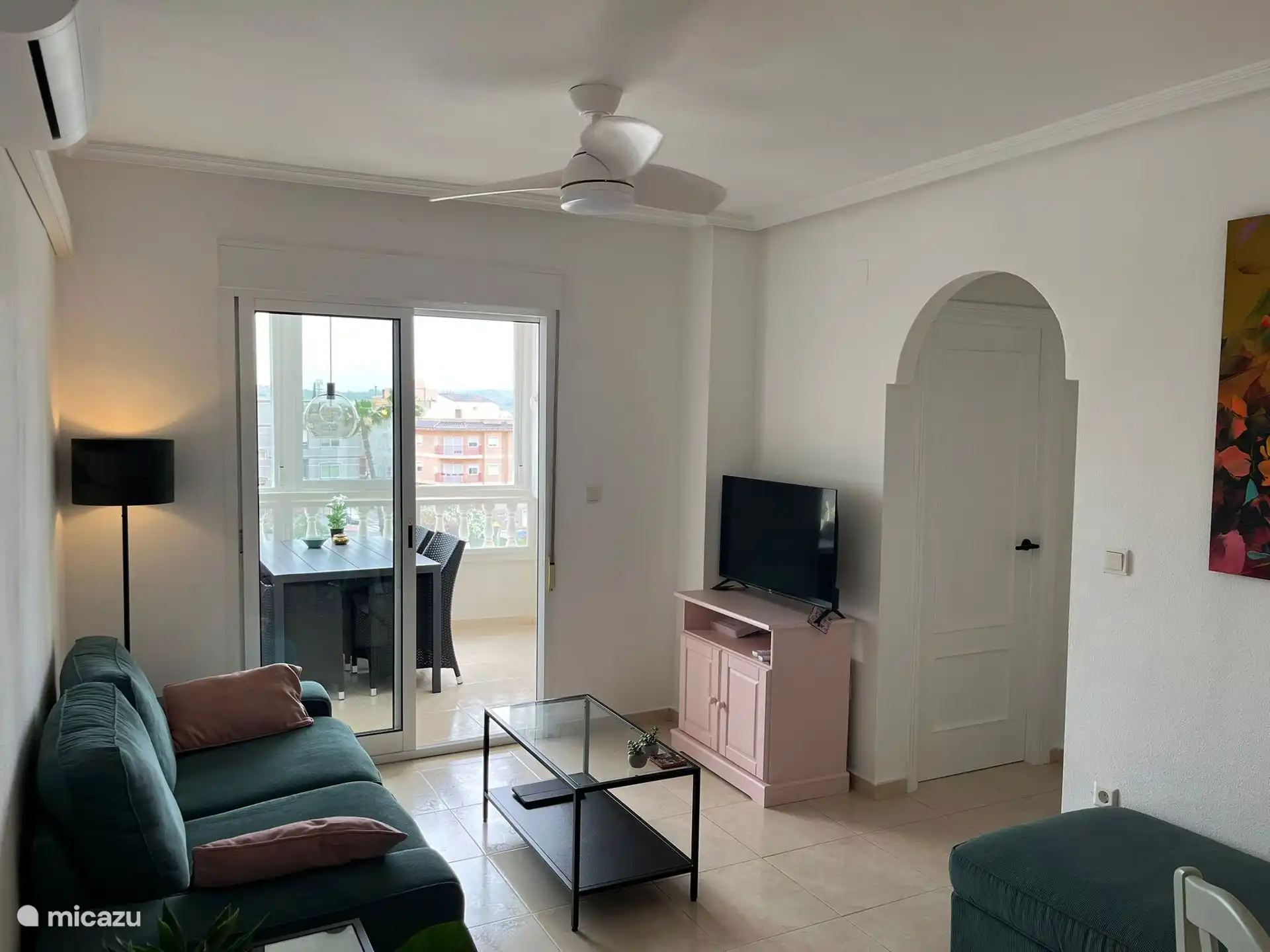 Salon, avec climatisation chaud/froid et ventilateur