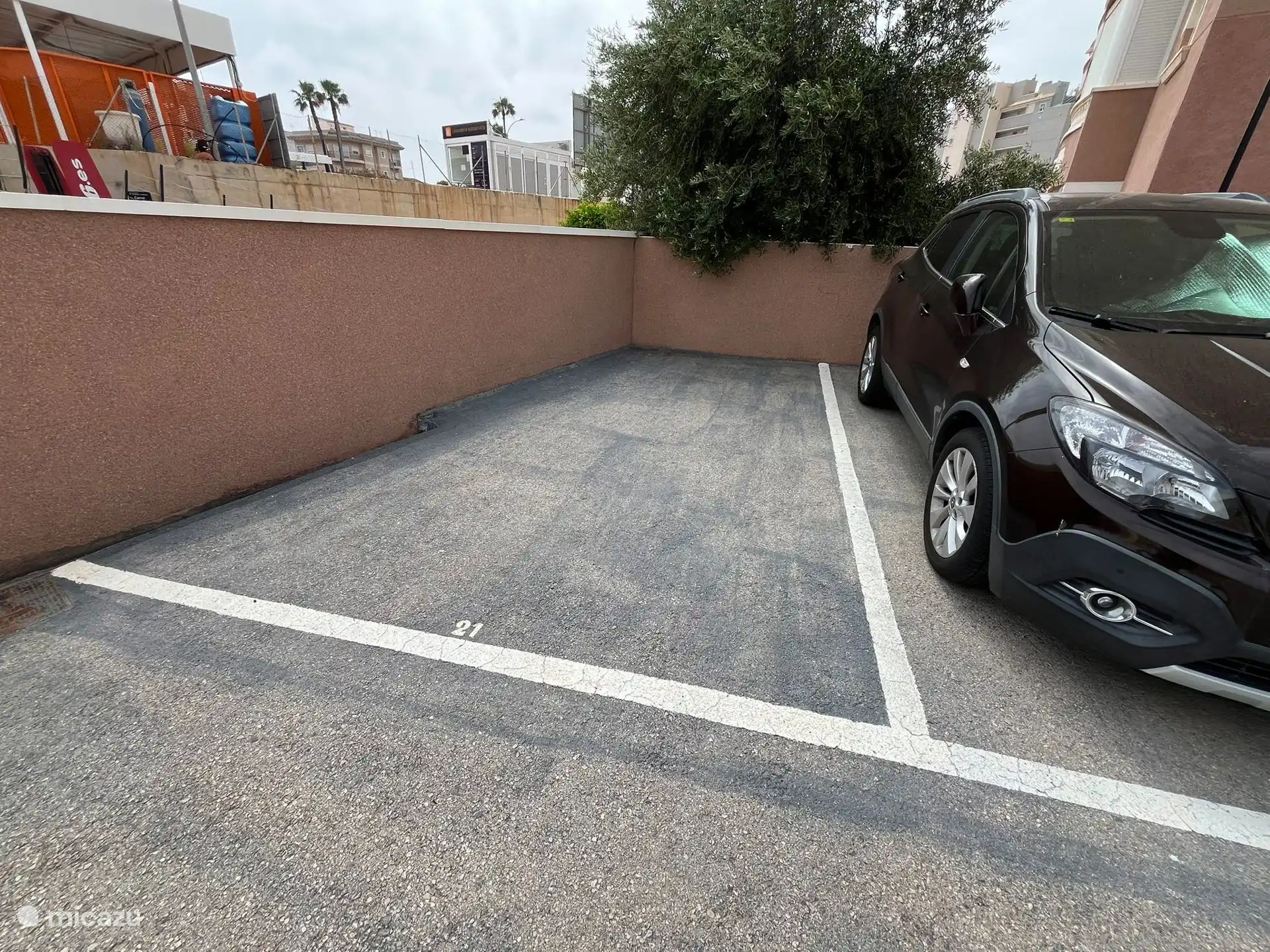 Parking fermé du complexe d’appartements