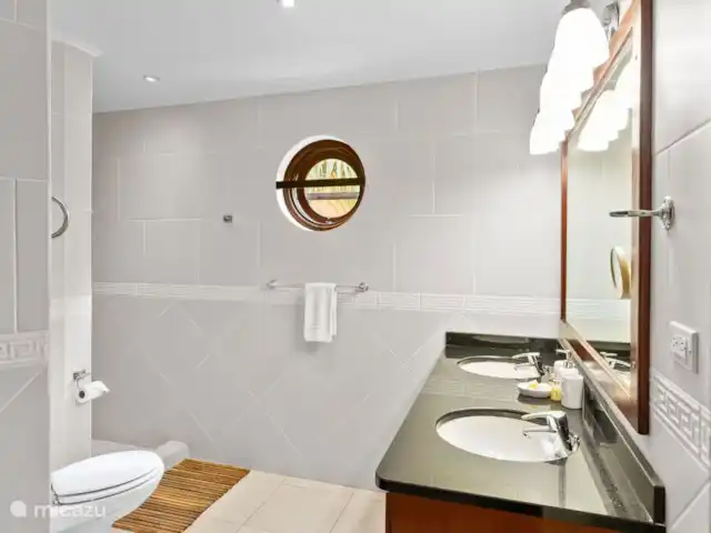 La Elegancia Ocean front pearl #6 huren in Bonaire, Bonaire, Kralendijk - appartement lekker veel licht bij de spiegel