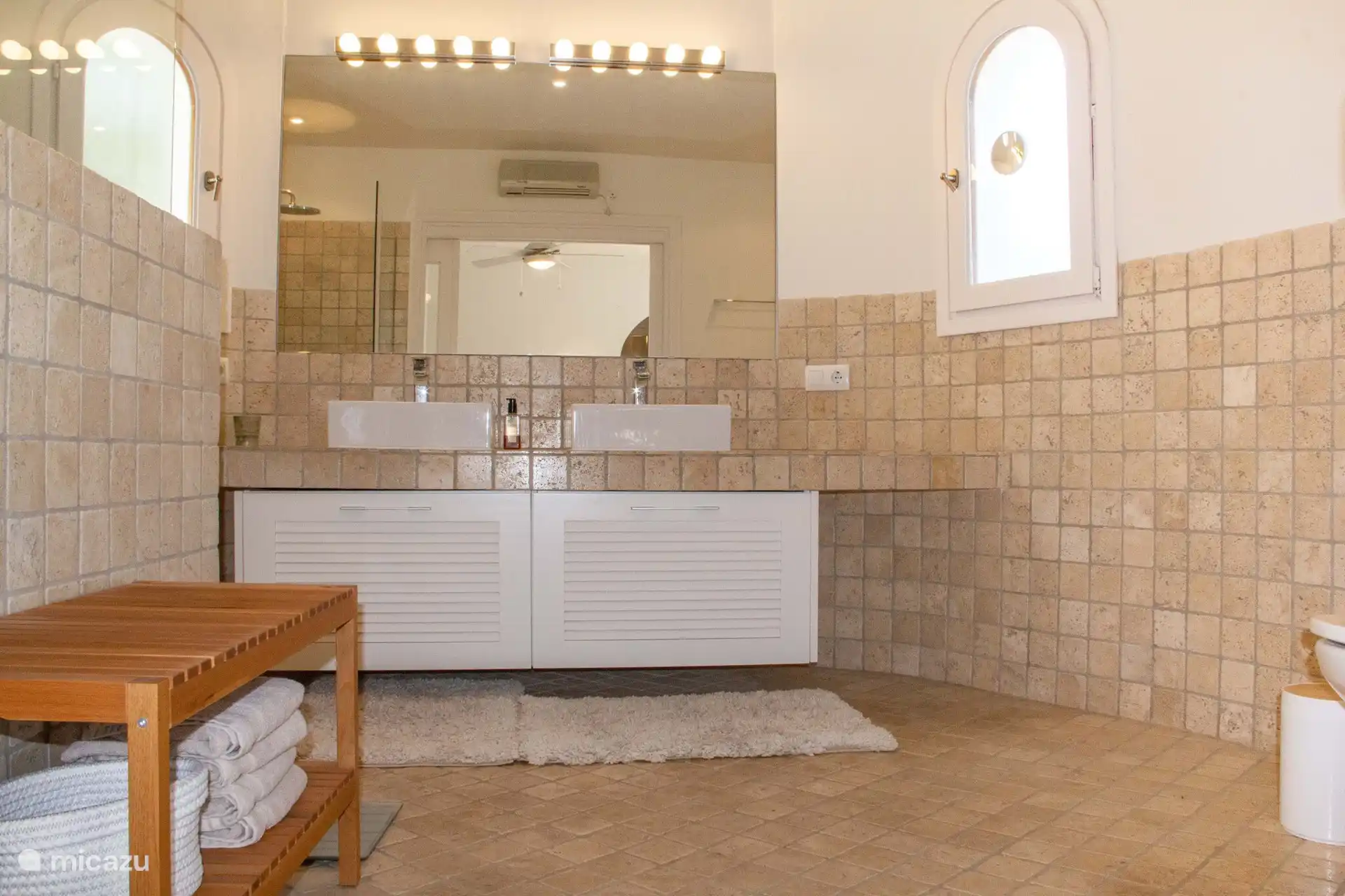 Como puede ver, también se le proporcionan toallas. 