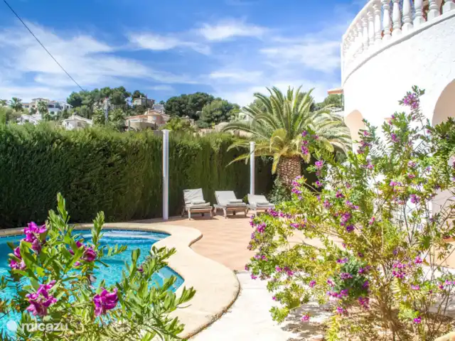 Casa Los Moros huren in Spanje, Costa Blanca, Moraira - villa Het zwembad is niervormig, circa 7x4 meter en 1.80 meter diep.