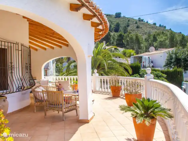 Casa Los Moros huren in Spanje, Costa Blanca, Moraira - villa De tuin rondom het huis is groen en uitnodigend.