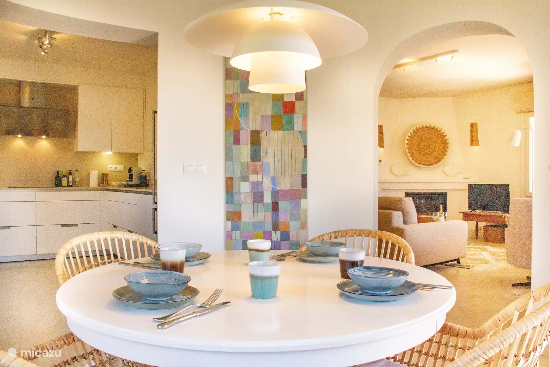 Todas las habitaciones tienen aire acondicionado y ventiladores.