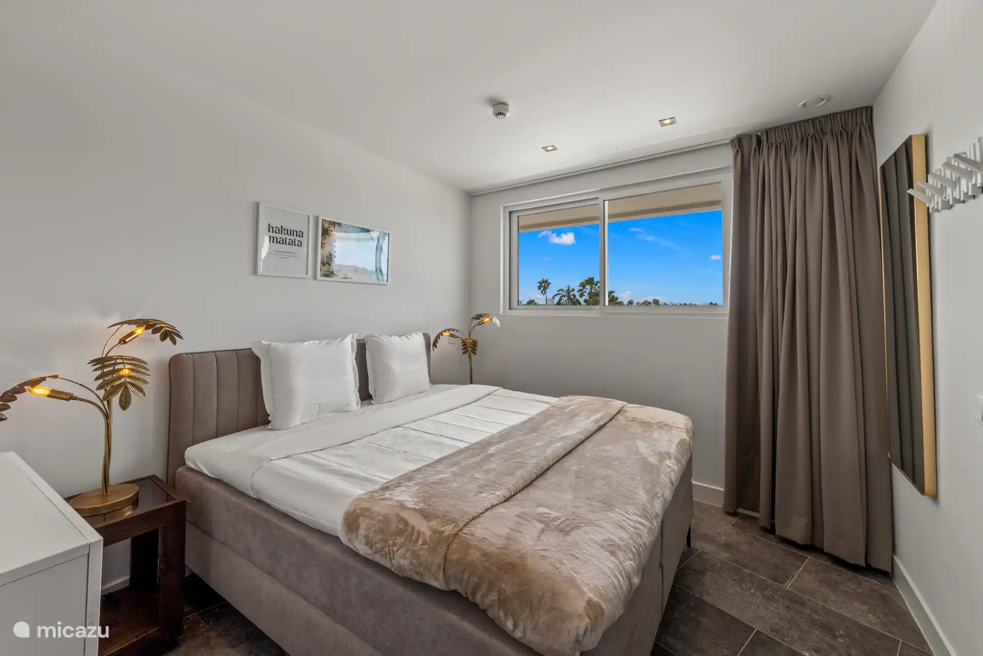 Master bedroom met eigen en-suite badkamer