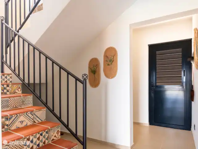 Villa Bella Vista *Uniek uitzicht* huren in Curaçao, Banda Abou (west), Fontein - villa Entree achterkant en hal
