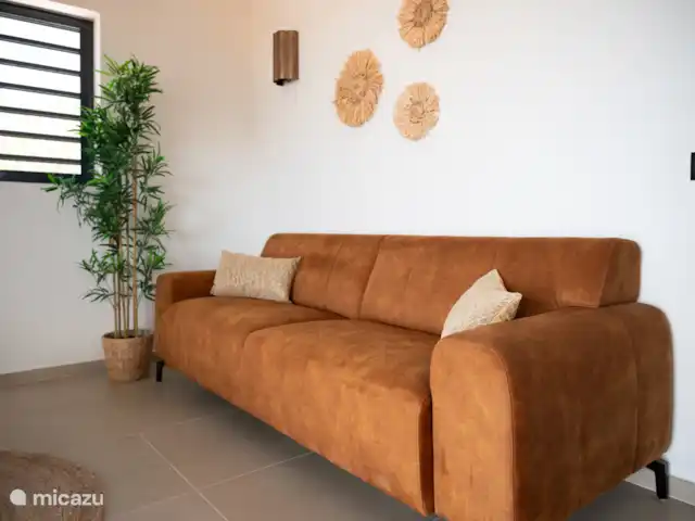 Villa Bella Vista *Uniek uitzicht* huren in Curaçao, Banda Abou (west), Fontein - villa Prachtige heerlijke bank in de livingroom