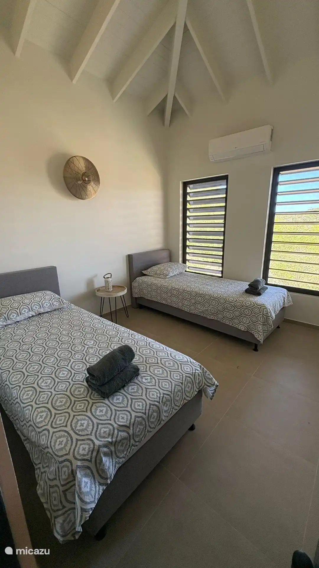 Das Boxspringbett in Schlafzimmer 2 kann auch auseinandergezogen werden!