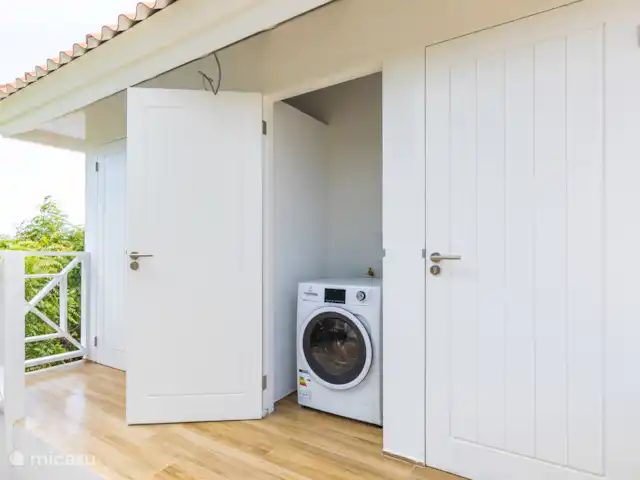 apartamento en Curazao, Banda Arriba (este), Jan Thiel – Kakina Lodges Jan Thiel - Zanzi Cada apartamento tiene una lavadora privada disponible.