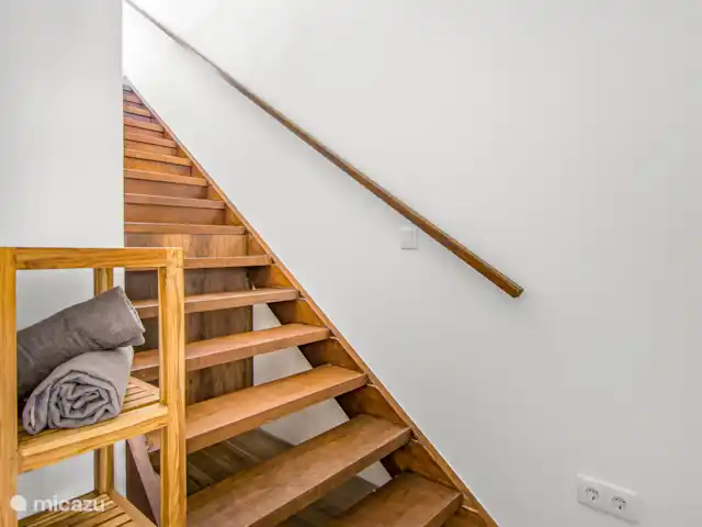 apartamento en Curazao, Banda Arriba (este), Jan Thiel – Kakina Lodges Jan Thiel - Zanzi Escaleras a la planta baja