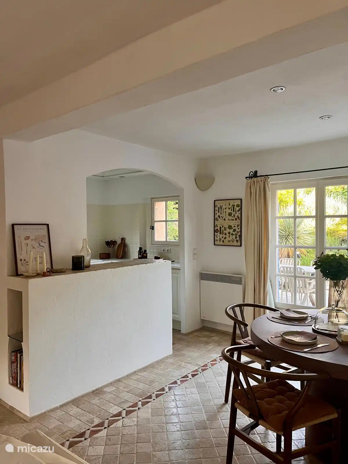 Offener Essbereich und Küche