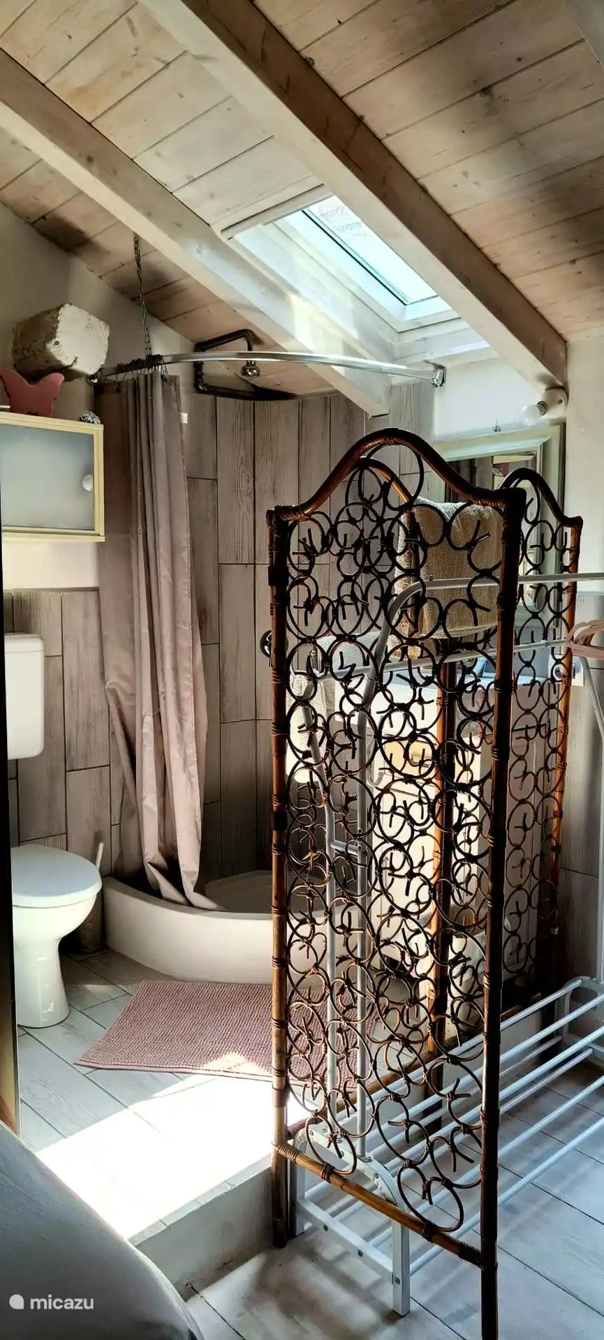 OPEN SPACE BAD IM SCHLAFZIMMER