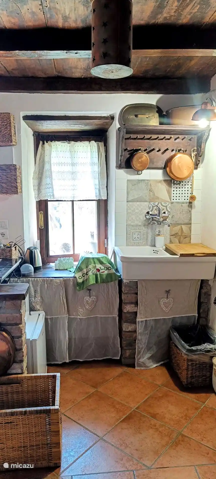 KOCHNISCHE MIT DOPPELTER INDUKTIONSPLATTE