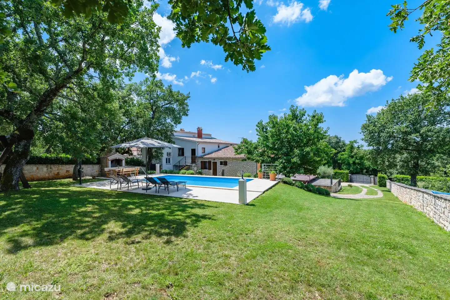 Garten und Schwimmbad