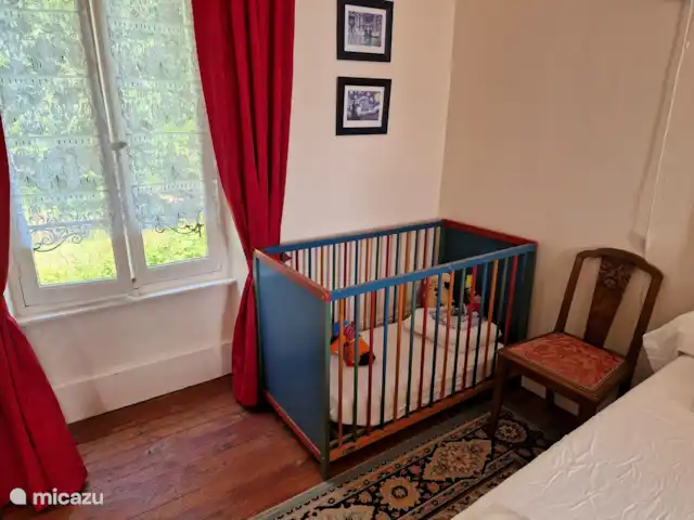 Lujosa casa de vacaciones del siglo XIX en Francia, Puy-de-Dôme, Buxières-sous-Montaigut - casa vacacional Dormitorio 1