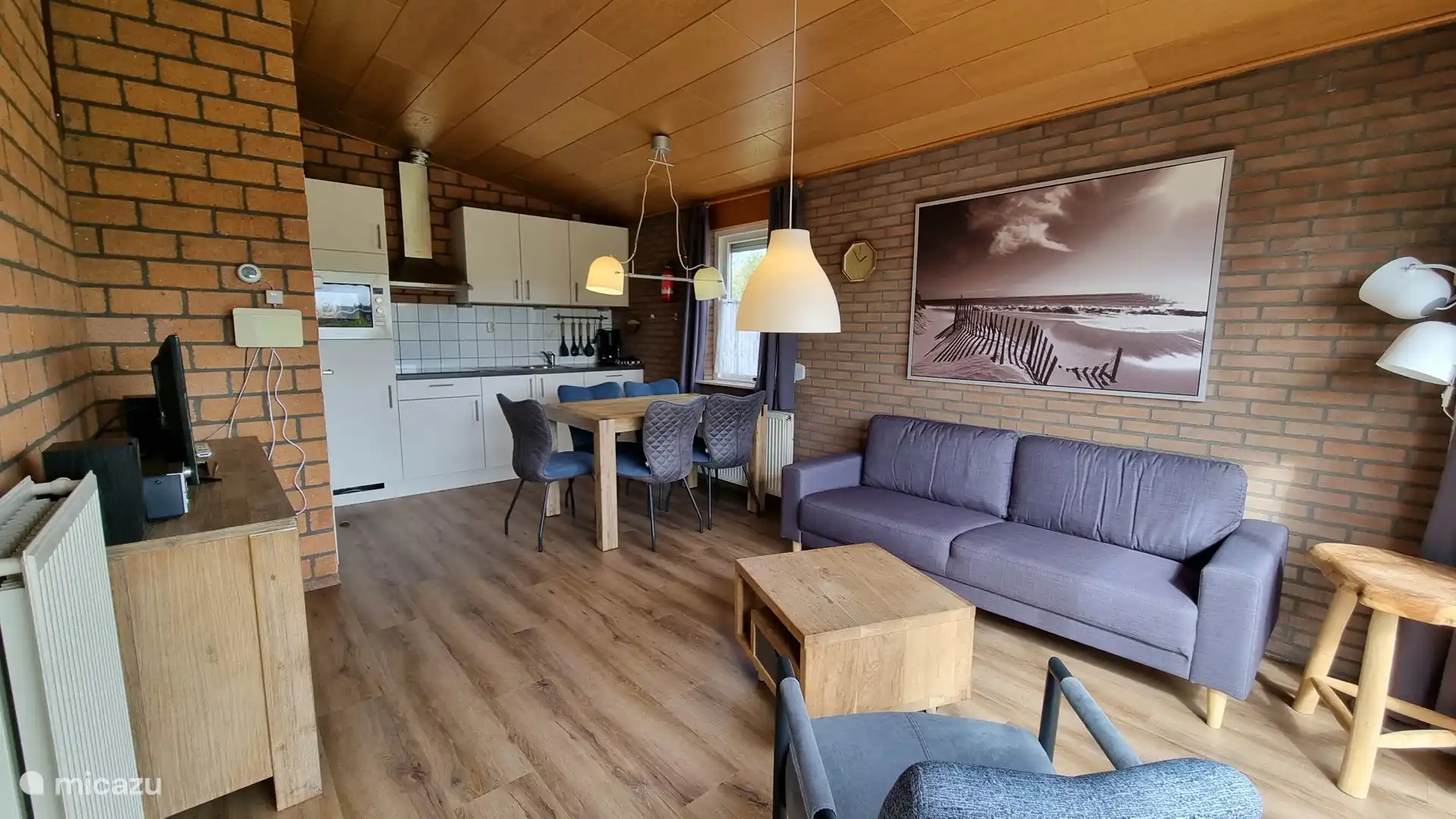 Wohnzimmer mit Küche